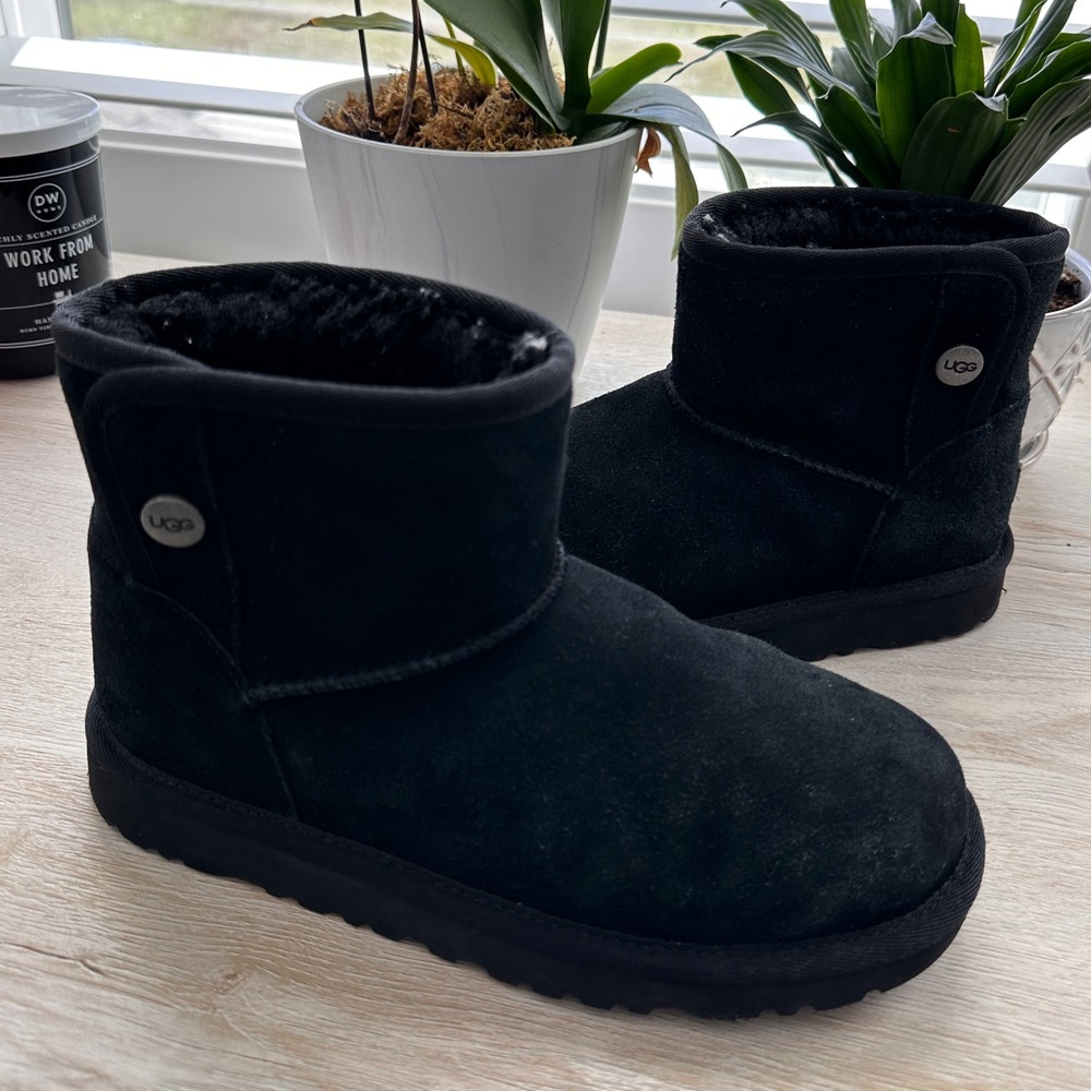 Youth UGG Black Suede Ankle Boots — Size 4 - Picture 3 of 4